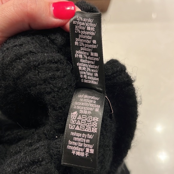 Sweater - Picture 4 of 4